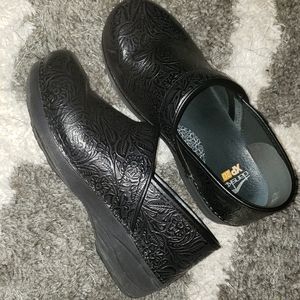 Dansko Nursing Shoes